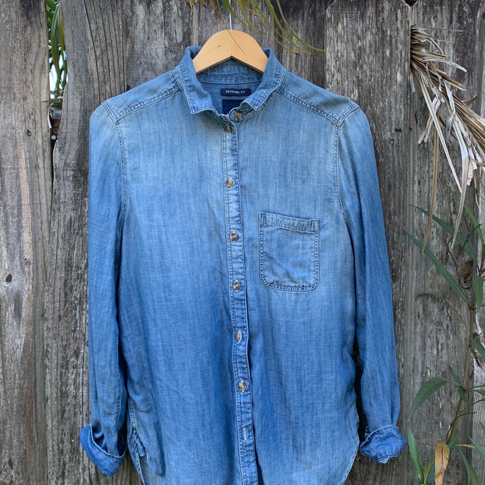 American eagle chambray top